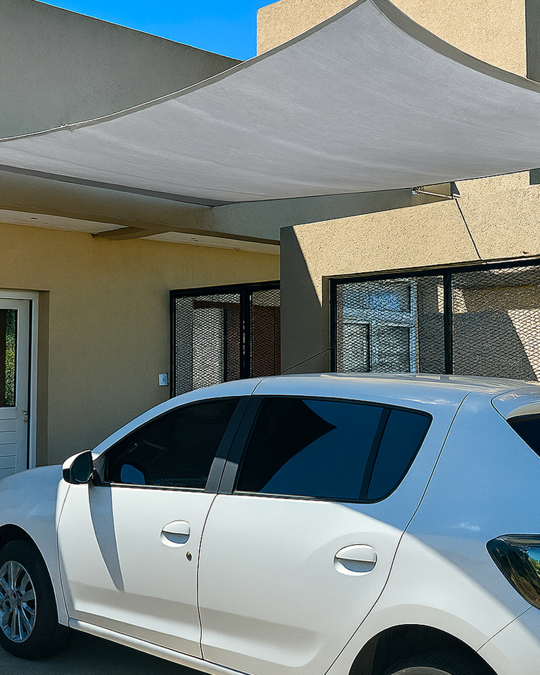 Toldo vela Overarg en espacio exterior